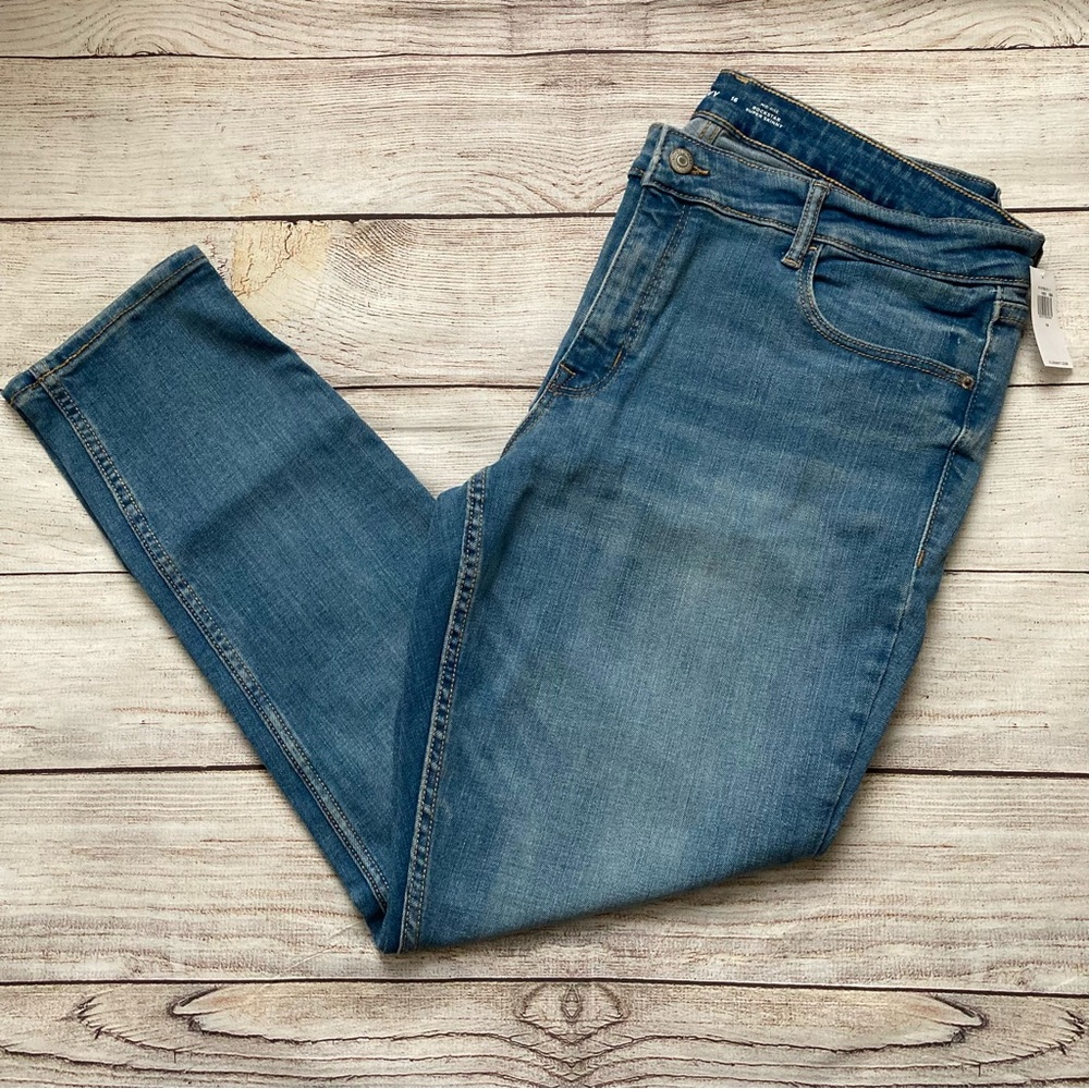 Old Navy Rockstar Super Skinny Jeans NWT Women’s Size 16 - Picture 1 of 5